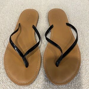 ☀️ 3/$15 Old Navy Black Patent Strap Flip Flop Sandals